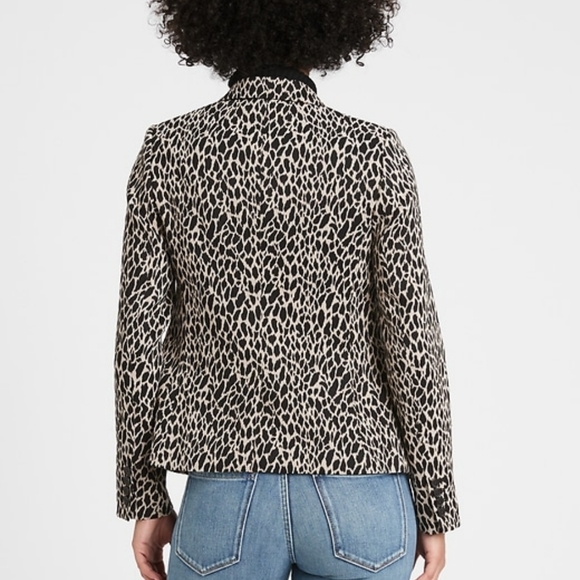Gorgeous Animal Print Blazer - Picture 2 of 8
